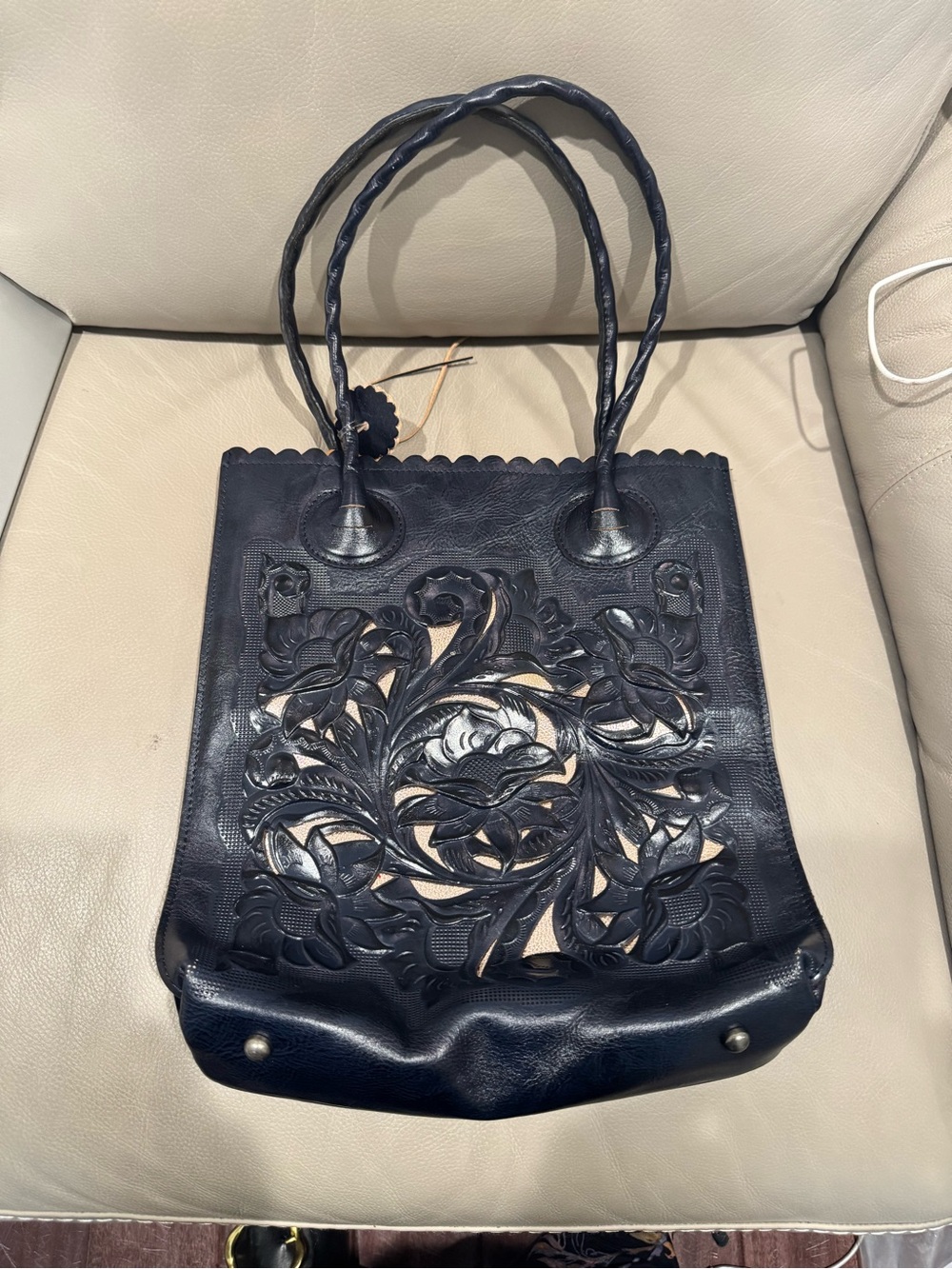 Patricia Nash Dark Navy Floral Cavo Cutout Tote - Picture 10 of 10